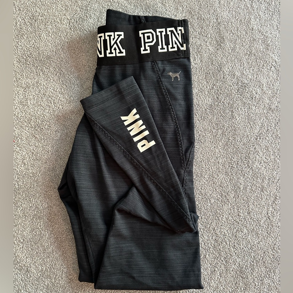 Pink leggings size small. Black/charcoal color. Excellent condition.